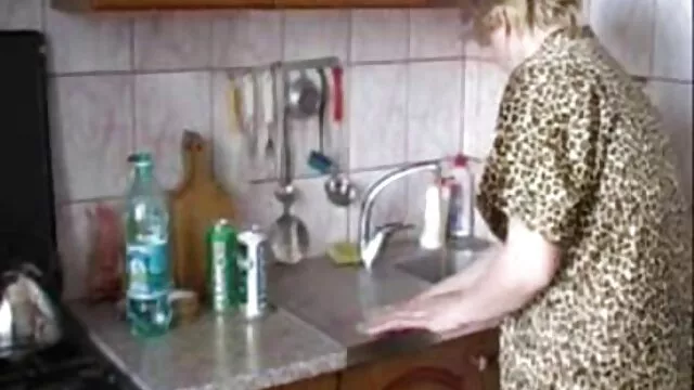 سبزه انفرادی والنتینا ناپی با یک کیرمصبره بزرگ در 4 بازی می کند فیلم سوپر ایرانی بکن